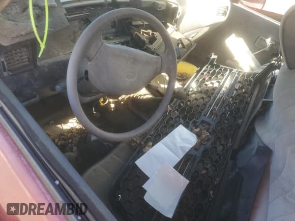 ✅ 1992 Toyota Pickup DLX • VIN: 4TARN01P9NZ029564 • Lot: 46612555. Listed on Copart with 208,644 mi. Free auction sales archive from the USA and detailed vehicle history report at DreamBid. Image 8.