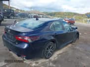 ✅ 2022 Toyota Camry SE • VIN: 4T1G11BK5NU055796 • Lot: 43286298. Wystawiony na IAAI z przebiegiem 71 417 mil. Bezpłatny archiwum sprzedaży aukcyjnych z USA i szczegółowy raport historii pojazdu na DreamBid. Zdjęcie 4.