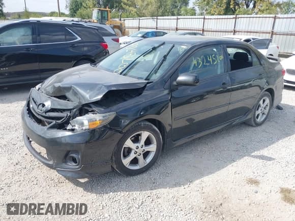 ✅ 2013 Toyota Corolla LE • VIN: 5YFBU4EE3DP187786 • Lot: 43245200. Wystawiony na IAAI z przebiegiem 131 790 mil. Bezpłatny archiwum sprzedaży aukcyjnych z USA i szczegółowy raport historii pojazdu na DreamBid. Zdjęcie 17.