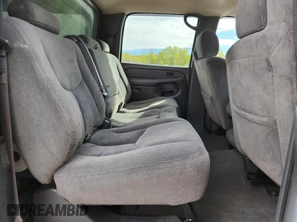 ✅ 2007 Chevrolet Silverado 2500HD LT1 • VIN: 1GCHK23D97F124976 • Lot: 85567345. Wystawiony na Copart z przebiegiem 299 509 mil. Bezpłatny archiwum sprzedaży aukcyjnych z USA i szczegółowy raport historii pojazdu na DreamBid. Zdjęcie 10.