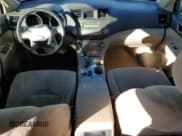 ✅ 2009 Toyota Highlander Sport • VIN: JTEES43A292140849 • Lot: 93384825. Listed on Copart with 190,498 mi. Free auction sales archive from the USA and detailed vehicle history report at DreamBid. Image 8.