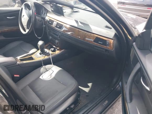 ✅ 2008 BMW 3 Series 328xi • VIN: WBAVC93538K041650 • Lot: 43830257. Listed on IAAI with 142,387 mi. Free auction sales archive from the USA and detailed vehicle history report at DreamBid. Image 5.