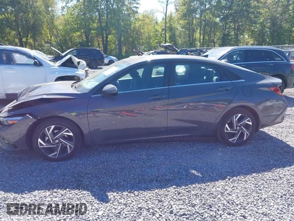 ✅ 2024 Hyundai Elantra SEL • VIN: KMHLS4DGXRU842108 • Lot: 43228796. Listed on IAAI with 23,624 mi. Free auction sales archive from the USA and detailed vehicle history report at DreamBid. Image 14.