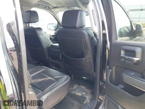 ✅ 2018 Chevrolet Silverado 1500 LT • VIN: 3GCPCREC9JG405137 • Lot: 43514530. Wystawiony na IAAI z przebiegiem 160 339 mil. Bezpłatny archiwum sprzedaży aukcyjnych z USA i szczegółowy raport historii pojazdu na DreamBid. Zdjęcie 8.