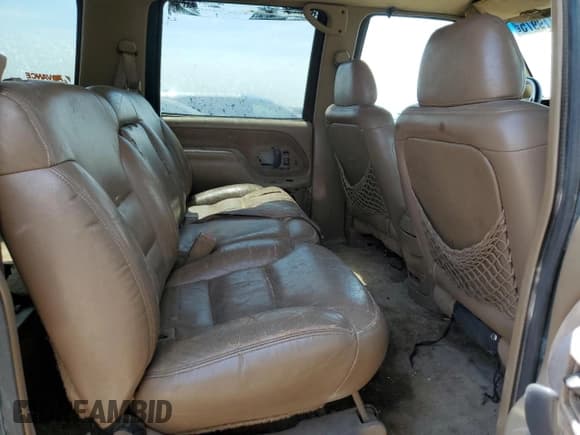 ✅ 1995 GMC Suburban • VIN: 1GKGK26N2SJ718366 • Lot: 68779975. Listed on Copart with 236,541 mi. Free auction sales archive from the USA and detailed vehicle history report at DreamBid. Image 11.