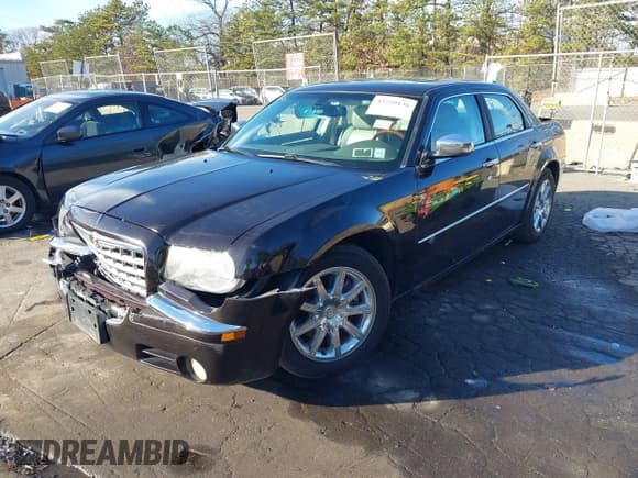 ✅ 2010 Chrysler 300 C Hemi • VIN: 2C3CA6CT7AH145315 • Lot: 43789136. Listed on IAAI with 99,855 mi. Free auction sales archive from the USA and detailed vehicle history report at DreamBid. Image 17.