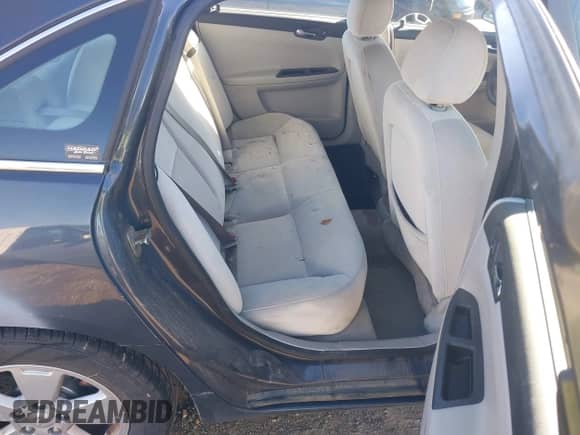 2008 Chevrolet Impala LT z VIN 2G1WT58KX89232846, wystawiony jako IAAI lot #43375805 z przebiegiem 171 174 mil mil oraz . Historia ofert i sprzedaży dostępna na DreamBid. Obrazek 8.