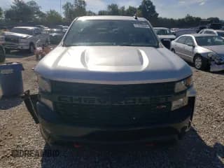 ✅ 2020 Chevrolet Silverado 1500 Custom Trail Boss • VIN: 1GCPYCEF3LZ182203 • Lot: 71820834. Wystawiony na Copart z przebiegiem 90 470 mil. Bezpłatny archiwum sprzedaży aukcyjnych z USA i szczegółowy raport historii pojazdu na DreamBid. Zdjęcie 5.