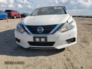 ✅ 2018 Nissan Altima SV • VIN: 1N4AL3AP8JC201661 • Lot: 85866135. Wystawiony na Copart z przebiegiem 178 086 mil. Bezpłatny archiwum sprzedaży aukcyjnych z USA i szczegółowy raport historii pojazdu na DreamBid. Zdjęcie 5.