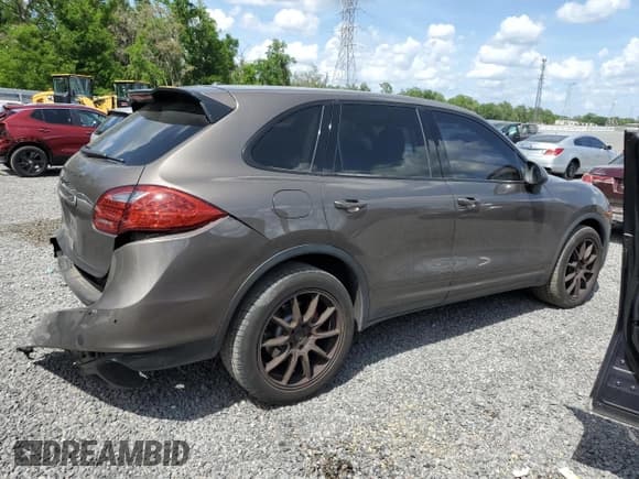 ✅ 2011 Porsche Cayenne S • VIN: WP1AB2A26BLA44787 • Lot: 51590815. Listed on Copart with 116,344 mi. Free auction sales archive from the USA and detailed vehicle history report at DreamBid. Image 3.