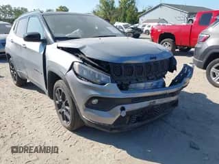 2024 Jeep Compass Latitude с VIN 3C4NJDBN0RT581406, выставлен на аукционе IAAI как лот 43219155 с пробегом 6 220 миль миль и . История ставок и продаж доступна на DreamBid. Изображение 1.