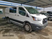 ✅ 2024 Ford Transit Cargo • VIN: 1FTBR1Y81RKA69053 • Lot: 93132695. Wystawiony na Copart z przebiegiem 17 953 mil. Bezpłatny archiwum sprzedaży aukcyjnych z USA i szczegółowy raport historii pojazdu na DreamBid. Zdjęcie 4.
