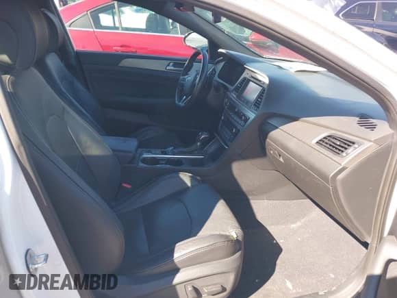 2015 Hyundai Sonata Sport с VIN 5NPE34AB7FH254756, выставлен на аукционе IAAI как лот 43602816 с пробегом 87 498 миль миль и . История ставок и продаж доступна на DreamBid. Изображение 5.