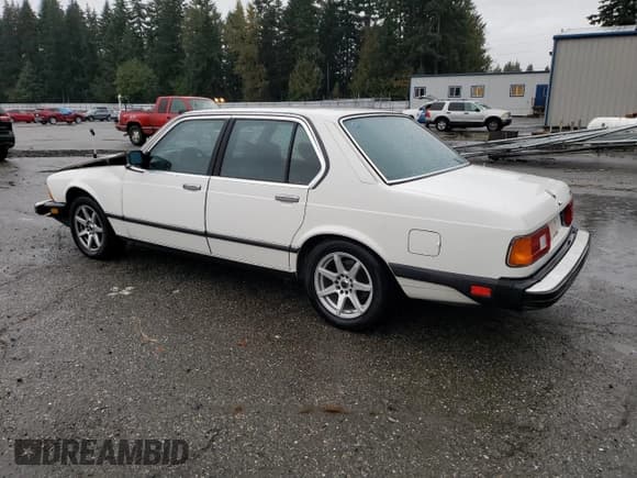 ✅ 1985 BMW 7 Series 735i • VIN: WBAFH8402F0970689 • Lot: 74534844. Wystawiony na Copart z przebiegiem 192 703 mil. Bezpłatny archiwum sprzedaży aukcyjnych z USA i szczegółowy raport historii pojazdu na DreamBid. Zdjęcie 2.
