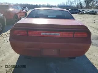 ✅ 2009 Dodge Challenger SE • VIN: 2B3LJ44V99H535569 • Lot: 86200304. Wystawiony na Copart z przebiegiem 233 716 mil. Bezpłatny archiwum sprzedaży aukcyjnych z USA i szczegółowy raport historii pojazdu na DreamBid. Zdjęcie 6.