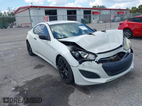 ✅ 2013 Hyundai Genesis Coupe 2.0T • VIN: KMHHT6KD0DU093139 • Lot: 42860639. Wystawiony na IAAI z przebiegiem 137 338 mil. Bezpłatny archiwum sprzedaży aukcyjnych z USA i szczegółowy raport historii pojazdu na DreamBid. Zdjęcie 1.