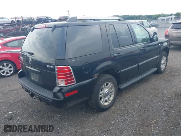 ✅ 2005 Mercury Mountaineer Convenience • VIN: 4M2DU86W15UJ02157 • Lot: 42734571. Listed on IAAI with 318,566 mi. Free auction sales archive from the USA and detailed vehicle history report at DreamBid. Image 4.