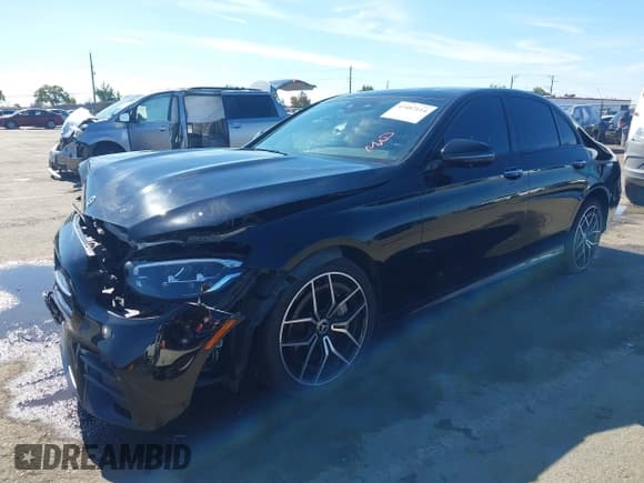 ✅ 2022 Mercedes-Benz E 350 • VIN: W1KZF8DB1NB070673 • Lot: 43487114. Listed on IAAI with 60,888 mi. Free auction sales archive from the USA and detailed vehicle history report at DreamBid. Image 2.