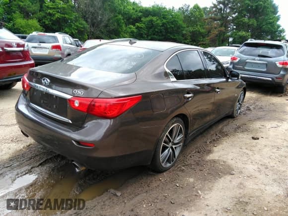 ✅ 2014 Infiniti Q50 Premium • VIN: JN1BV7AP0EM683304 • Lot: 42299793. Listed on IAAI with 195,328 mi. Free auction sales archive from the USA and detailed vehicle history report at DreamBid. Image 4.