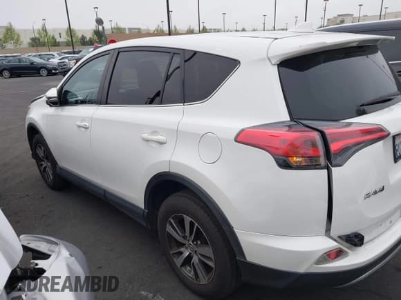 ✅ 2018 Toyota RAV4 XLE • VIN: JTMWFREV9JJ732074 • Lot: 42116868. Listed on IAAI with 93,015 mi. Free auction sales archive from the USA and detailed vehicle history report at DreamBid. Image 15.