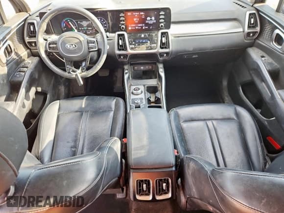 ✅ 2021 Kia Sorento EX • VIN: KNDRH4LG7M5019282 • Lot: 69924065. Wystawiony na Copart z przebiegiem 109 523 mil. Bezpłatny archiwum sprzedaży aukcyjnych z USA i szczegółowy raport historii pojazdu na DreamBid. Zdjęcie 8.