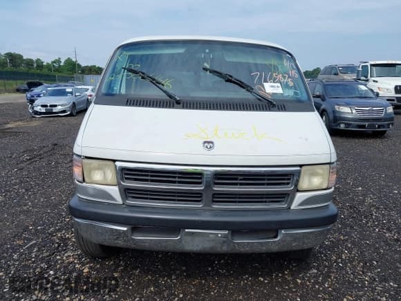 ✅ 1996 Dodge Cargo • VIN: 2B6HB21X1TK146936 • Lot: 42637274. Listed on IAAI with 208,516 mi. Free auction sales archive from the USA and detailed vehicle history report at DreamBid. Image 11.