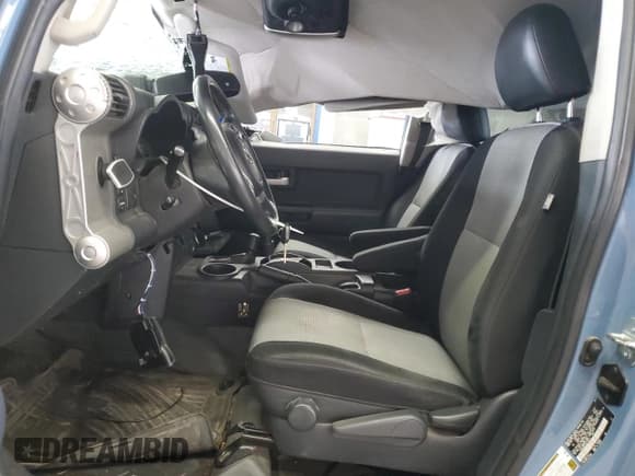 ✅ 2014 Toyota FJ Cruiser • VIN: JTEBU4BF2EK193216 • Лот: 72034025. Опубликован ранее на Copart с пробегом 162 457 миль. Бесплатный доступ к архиву аукционных продаж из США и подробный отчёт об истории автомобиля на DreamBid. Изображение 7.