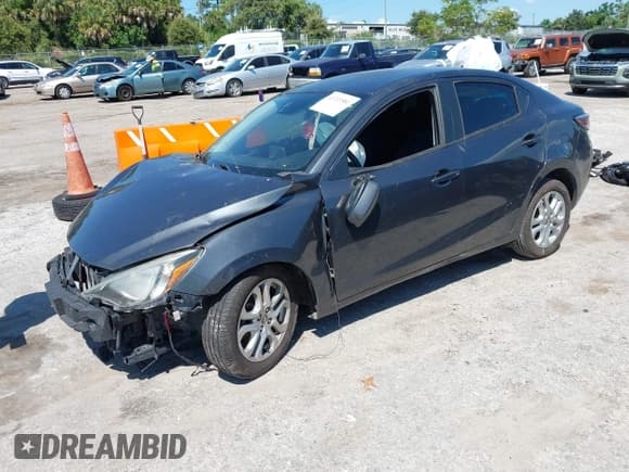 ✅ 2016 Scion iA • VIN: 3MYDLBZVXGY126113 • Lot: 43233581. Wystawiony na IAAI z przebiegiem Nie podano. Bezpłatny archiwum sprzedaży aukcyjnych z USA i szczegółowy raport historii pojazdu na DreamBid. Zdjęcie 2.