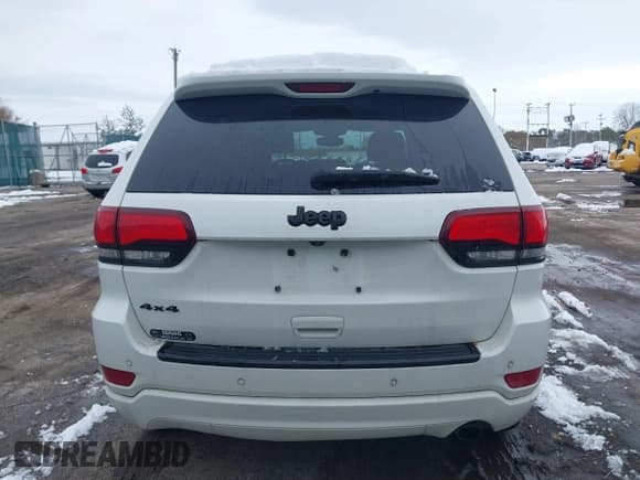 ✅ 2018 Jeep Grand Cherokee Altitude • VIN: 1C4RJFAGXJC120469 • Lot: 43674610. Listed on IAAI with 189,629 mi. Free auction sales archive from the USA and detailed vehicle history report at DreamBid. Image 16.