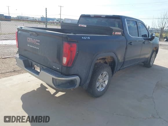 ✅ 2020 GMC Sierra 1500 SLE • VIN: 3GTU9BED3LG285467 • Лот: 42977786. Опубликован ранее на IAAI с пробегом 85 588 миль. Бесплатный доступ к архиву аукционных продаж из США и подробный отчёт об истории автомобиля на DreamBid. Изображение 4.