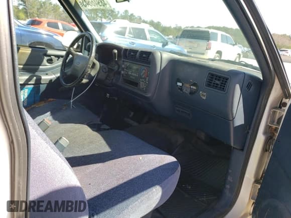 ✅ 1997 Chevrolet S-10 • VIN: 1GCCS14X8V8185041 • Лот: 48946645. Опубликован ранее на Copart с пробегом 164 520 миль. Бесплатный доступ к архиву аукционных продаж из США и подробный отчёт об истории автомобиля на DreamBid. Изображение 10.