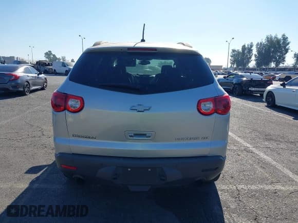 ✅ 2009 Chevrolet Traverse LTZ • VIN: 1GNEV33D39S156064 • Лот: 43150802. Опубликован ранее на IAAI с пробегом 251 941 миль. Бесплатный доступ к архиву аукционных продаж из США и подробный отчёт об истории автомобиля на DreamBid. Изображение 17.