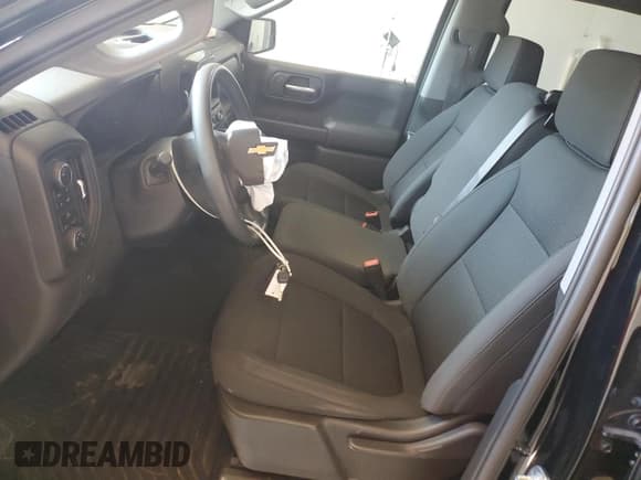 ✅ 2022 Chevrolet Silverado 1500 Custom • VIN: 3GCPYBEK9NG124624 • Lot: 63110145. Wystawiony na Copart z przebiegiem 46 040 mil. Bezpłatny archiwum sprzedaży aukcyjnych z USA i szczegółowy raport historii pojazdu na DreamBid. Zdjęcie 7.