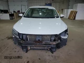 ✅ 2016 Volkswagen Passat S • VIN: 1VWAT7A38GC030463 • Lot: 71721465. Listed on Copart with 158,739 mi. Free auction sales archive from the USA and detailed vehicle history report at DreamBid. Image 5.