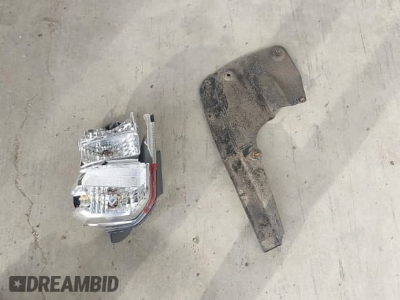 ✅ 2010 Toyota 4Runner SR5 • VIN: JTEBU5JR8A5030645 • Лот: 43496600. Опубликован ранее на IAAI с пробегом 181 080 миль. Бесплатный доступ к архиву аукционных продаж из США и подробный отчёт об истории автомобиля на DreamBid. Изображение 12.