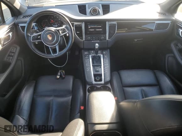 ✅ 2018 Porsche Macan • VIN: WP1AA2A50JLB17597 • Лот: 90822215. Опубликован ранее на Copart с пробегом 133 568 миль. Бесплатный доступ к архиву аукционных продаж из США и подробный отчёт об истории автомобиля на DreamBid. Изображение 8.