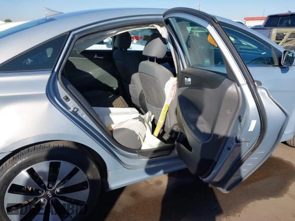 ✅ 2011 Hyundai Sonata GLS • VIN: 5NPEB4AC4BH084829 • Лот: 43573479. Опубликован ранее на IAAI с пробегом Не указан. Бесплатный доступ к архиву аукционных продаж из США и подробный отчёт об истории автомобиля на DreamBid. Изображение 8.