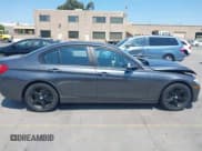 ✅ 2015 BMW 3 Series 328i • VIN: WBA3A5C57FF610544 • Lot: 42978570. Wystawiony na IAAI z przebiegiem 123 942 mil. Bezpłatny archiwum sprzedaży aukcyjnych z USA i szczegółowy raport historii pojazdu na DreamBid. Zdjęcie 13.