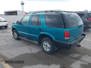 ✅ 1996 Chevrolet Blazer • VIN: 1GNDT13W7T2110686 • Lot: 42061419. Wystawiony na IAAI z przebiegiem 160 059 mil. Bezpłatny archiwum sprzedaży aukcyjnych z USA i szczegółowy raport historii pojazdu na DreamBid. Zdjęcie 3.