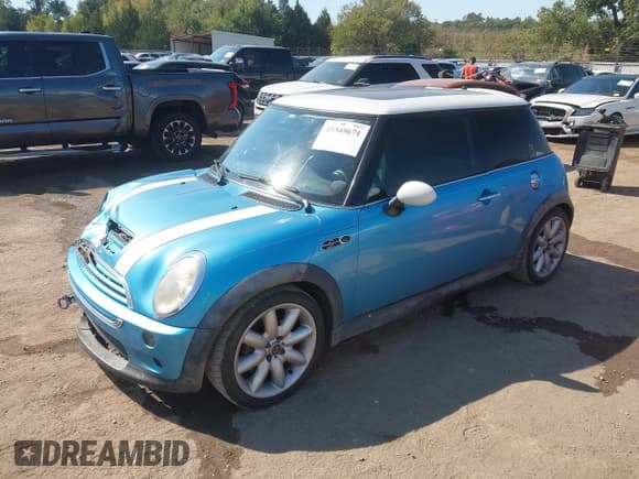 ✅ 2003 MINI Hardtop S • VIN: WMWRE33483TD74108 • Lot: 43349671. Listed on IAAI with 145,858 mi. Free auction sales archive from the USA and detailed vehicle history report at DreamBid. Image 18.