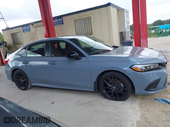 ✅ 2024 Honda Civic Si • VIN: 2HGFE1E59RH471256 • Lot: 43413763. Wystawiony na IAAI z przebiegiem 21 649 mil. Bezpłatny archiwum sprzedaży aukcyjnych z USA i szczegółowy raport historii pojazdu na DreamBid. Zdjęcie 13.