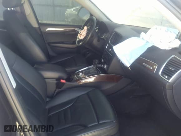 ✅ 2015 Audi Q5 Premium • VIN: WA1CFAFP8FA085141 • Лот: 34831283. Опубликован ранее на IAAI с пробегом Не указан. Бесплатный доступ к архиву аукционных продаж из США и подробный отчёт об истории автомобиля на DreamBid. Изображение 5.