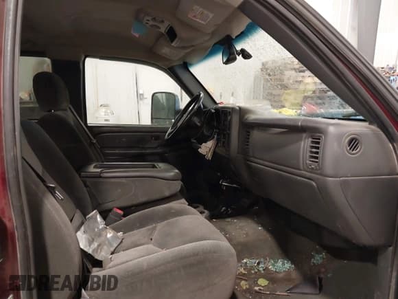 ✅ 2004 Chevrolet Silverado 2500HD LS • VIN: 1GCHK29U54E235372 • Лот: 40829714. Опубликован ранее на IAAI с пробегом 234 434 миль. Бесплатный доступ к архиву аукционных продаж из США и подробный отчёт об истории автомобиля на DreamBid. Изображение 5.