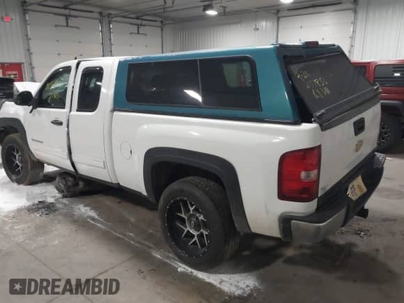 ✅ 2011 Chevrolet Silverado 1500 LS • VIN: 1GCRKREA5BZ382029 • Lot: 42336307. Wystawiony na IAAI z przebiegiem 157 883 mil mil. Skorzystaj z bezpłatnego archiwum sprzedaży aukcyjnych z USA i zobacz szczegółowy raport historii pojazdu na DreamBid. Zdjęcie 3.