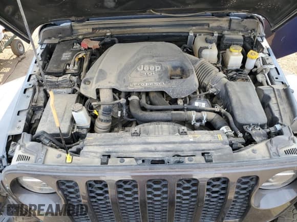 ✅ 2022 Jeep Gladiator Willys • VIN: 1C6JJTAM9NL170097 • Lot: 63013385. Listed on Copart with 49,410 mi. Free auction sales archive from the USA and detailed vehicle history report at DreamBid. Image 11.