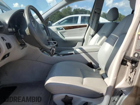 ✅ 2003 Mercedes-Benz C 240 • VIN: WDBRF61JX3A458335 • Лот: 81825515. Опубликован ранее на Copart с пробегом Не указан. Бесплатный доступ к архиву аукционных продаж из США и подробный отчёт об истории автомобиля на DreamBid. Изображение 7.