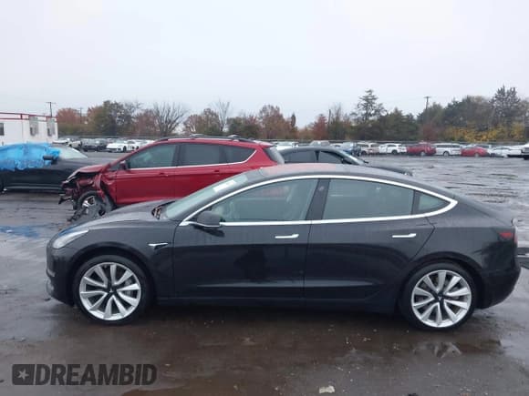 ✅ 2018 Tesla Model 3 Long Range Battery • VIN: 5YJ3E1EA1JF053640 • Lot: 43565419. Wystawiony na IAAI z przebiegiem 110 133 mil. Bezpłatny archiwum sprzedaży aukcyjnych z USA i szczegółowy raport historii pojazdu na DreamBid. Zdjęcie 14.