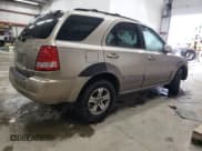 ✅ 2004 Kia Sorento LX • VIN: KNDJC733645261331 • Лот: 58527635. Опубликован ранее на Copart с пробегом 135 139 миль. Бесплатный доступ к архиву аукционных продаж из США и подробный отчёт об истории автомобиля на DreamBid. Изображение 3.