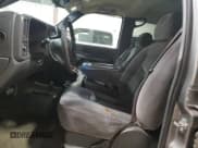 ✅ 2006 GMC Sierra 1500 SL • VIN: 2GTEK13V261344441 • Лот: 91567465. Опубликован ранее на Copart с пробегом 227 895 миль. Бесплатный доступ к архиву аукционных продаж из США и подробный отчёт об истории автомобиля на DreamBid. Изображение 7.