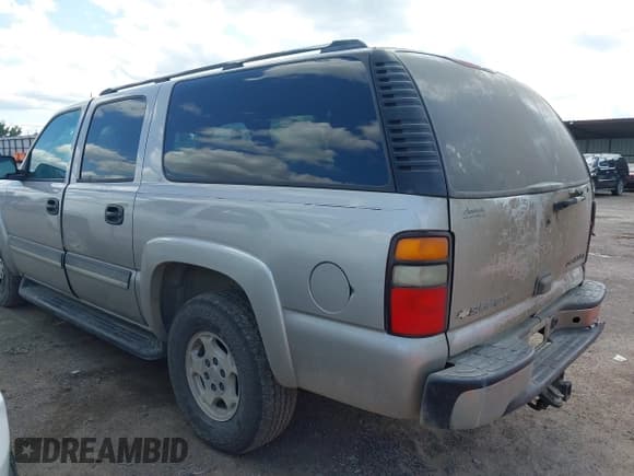 ✅ 2005 Chevrolet Suburban Z71 • VIN: 3GNFK16Z55G209308 • Lot: 42092398. Listed on IAAI with 280,746 mi. Free auction sales archive from the USA and detailed vehicle history report at DreamBid. Image 3.